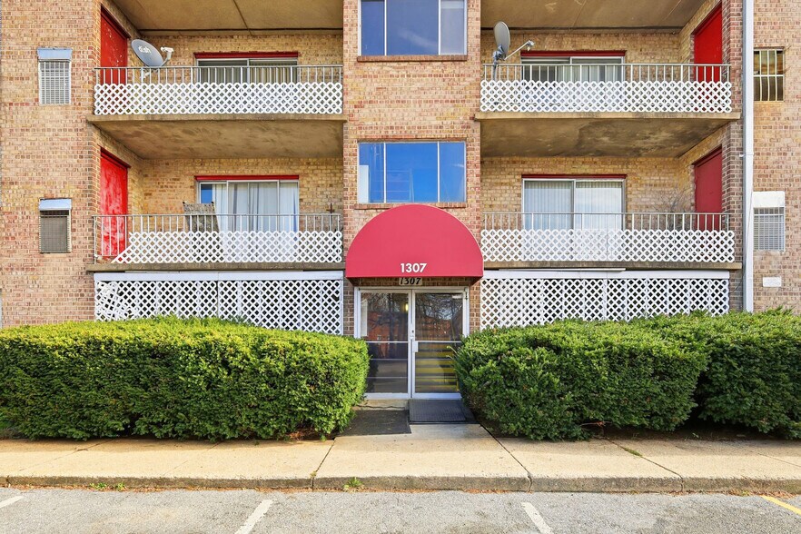 Primary Photo Of 1303-1309 Congress St SE, Washington Apartments For Sale