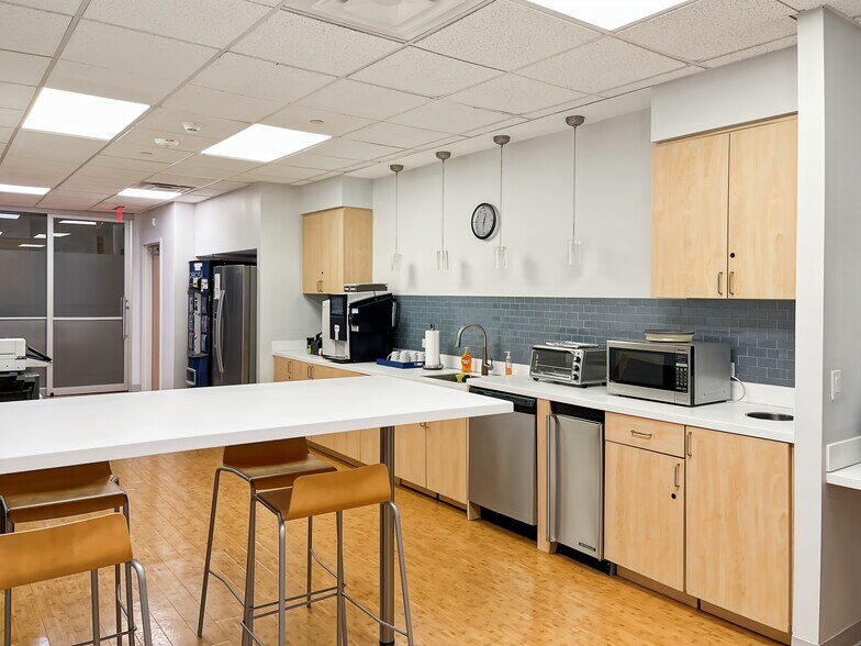 More Photos Of 150 Motor Pkwy, Hauppauge Coworking Space