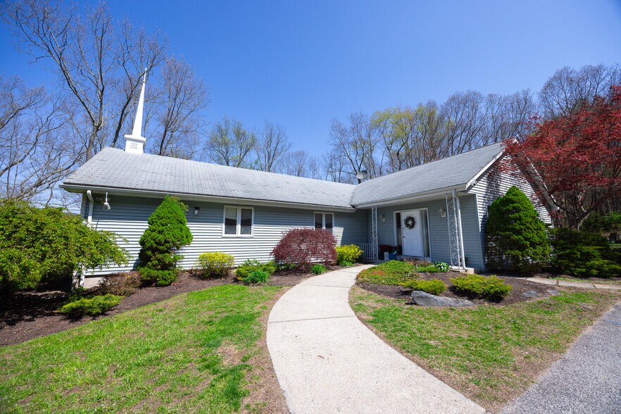 More Photos Of 65 New Mashipacong Rd, Montague Religious Facility For Sale