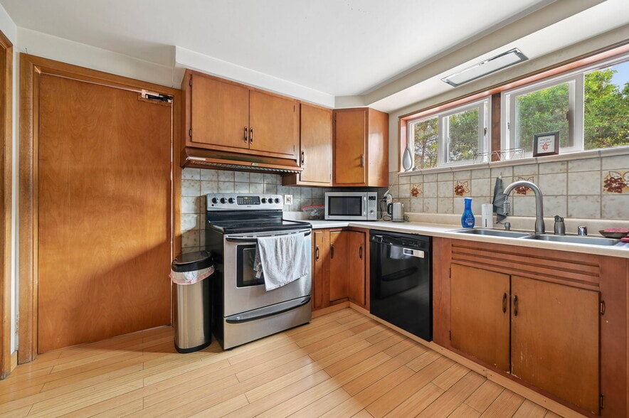 More Photos Of 2402 N Nevada Ave, Colorado Springs Freestanding For Sale
