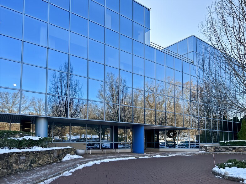 More Photos Of 1 Manhattanville Rd, Purchase Coworking Space