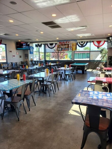 More Photos Of 6565 W Fairview Ave, Boise Restaurant For Lease