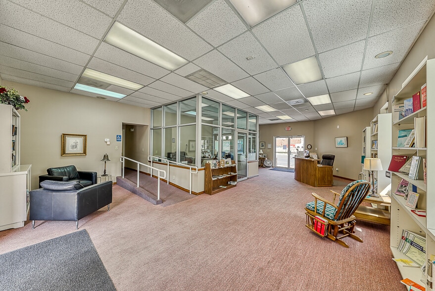 More Photos Of 300 S 7th St, Las Vegas Religious Facility For Sale