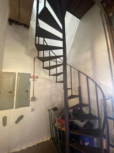 More Photos Of 122 E Poplar St, Nanticoke Restaurant For Sale