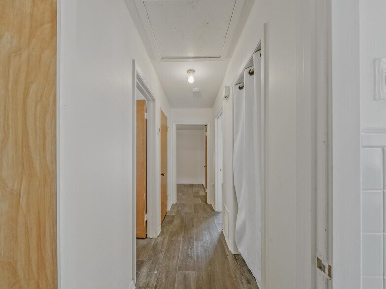 More Photos Of 2326 Hartford Rd, Austin Apartments For Sale