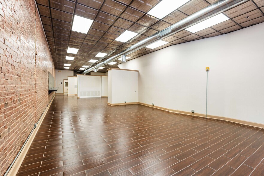 More Photos Of 518 Colcord Dr, Oklahoma City Storefront Retail Residential For Sale