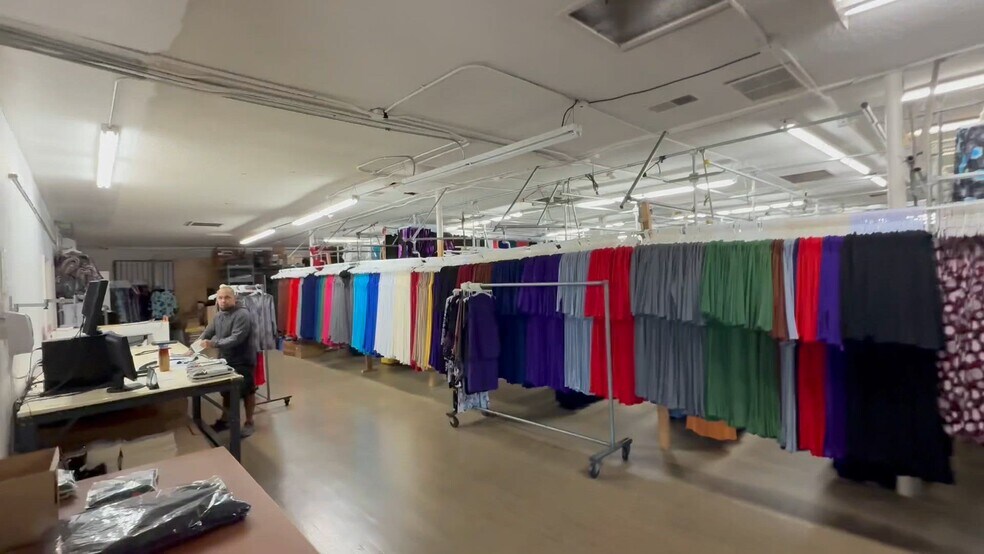 More Photos Of 965 Venice Blvd, Los Angeles Warehouse For Lease