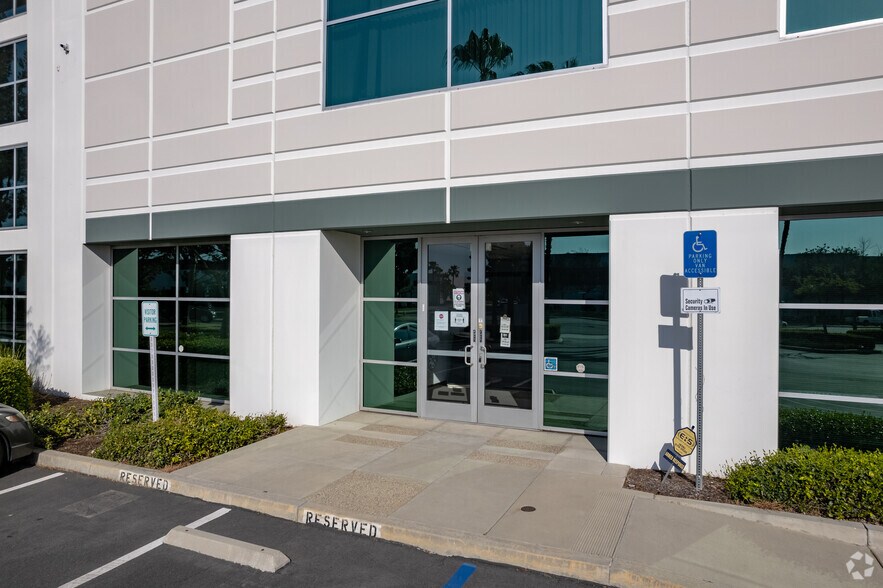 More Photos Of 9988 Santa Fe Springs Rd, Santa Fe Springs Manufacturing For Lease