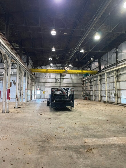 More Photos Of 310 S Franklin St, Fairland Warehouse For Lease