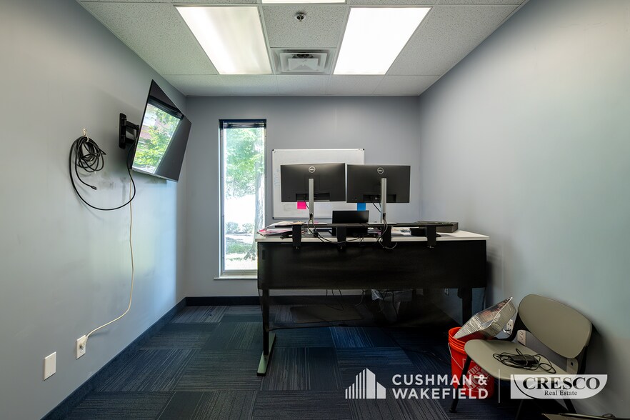 More Photos Of 749 Miner Rd, Highland Heights Office For Sale