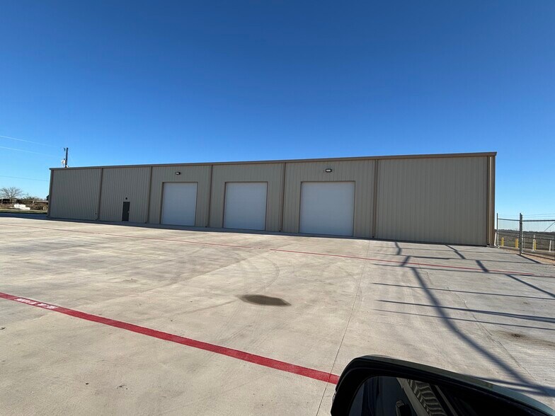 More Photos Of 764 Soechting Rd, New Braunfels Unknown For Lease