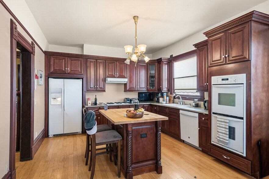 More Photos Of 1833 Clinton Ave, Alameda Apartments For Sale