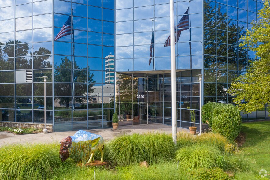 More Photos Of 2250 E 73rd St, Tulsa Office For Lease