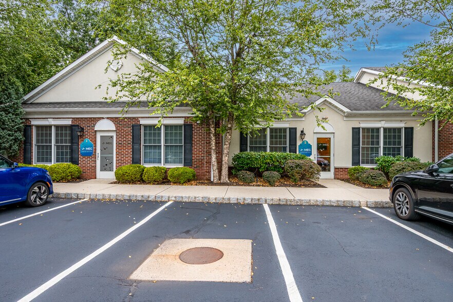 More Photos Of 1555 Ruth Rd, North Brunswick Office For Lease