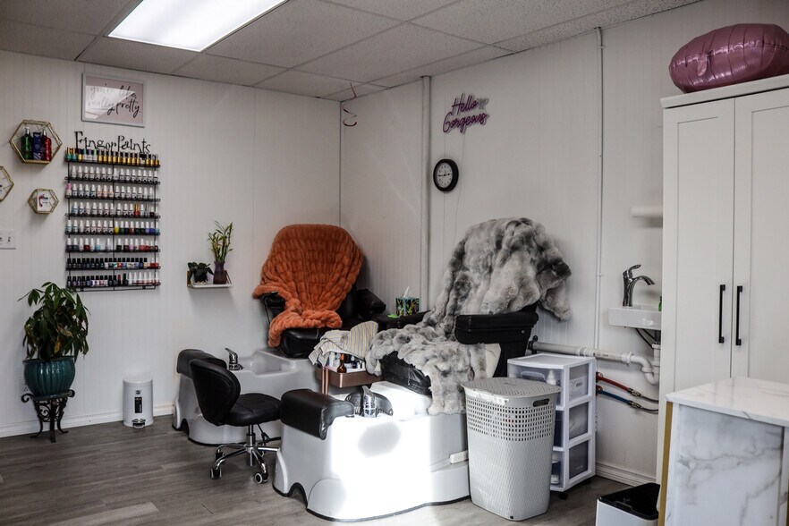 More Photos Of 426 Central Ave, Fairfield Storefront For Sale