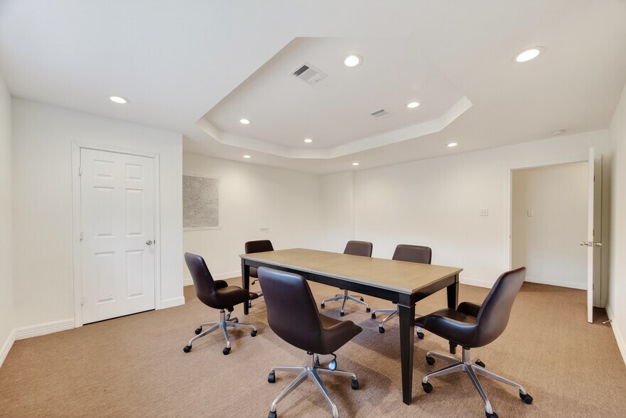 More Photos Of 1320 Almeda Genoa Rd, Houston Manufacturing For Lease
