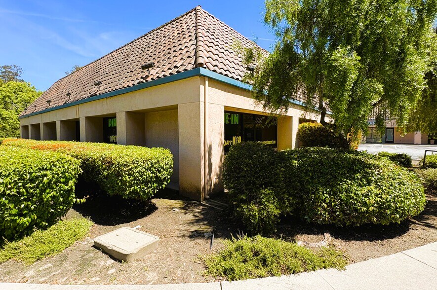 More Photos Of 2050-2128 Soquel Ave, Santa Cruz Storefront Retail Office For Lease