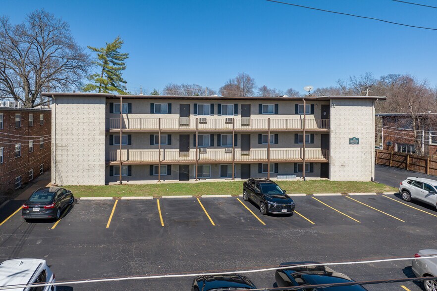 Primary Photo Of 3704 Greenwood Blvd, Maplewood Apartments For Sale