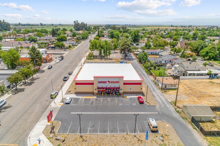 More Photos Of 1919 Almond St, Dos Palos Freestanding For Sale