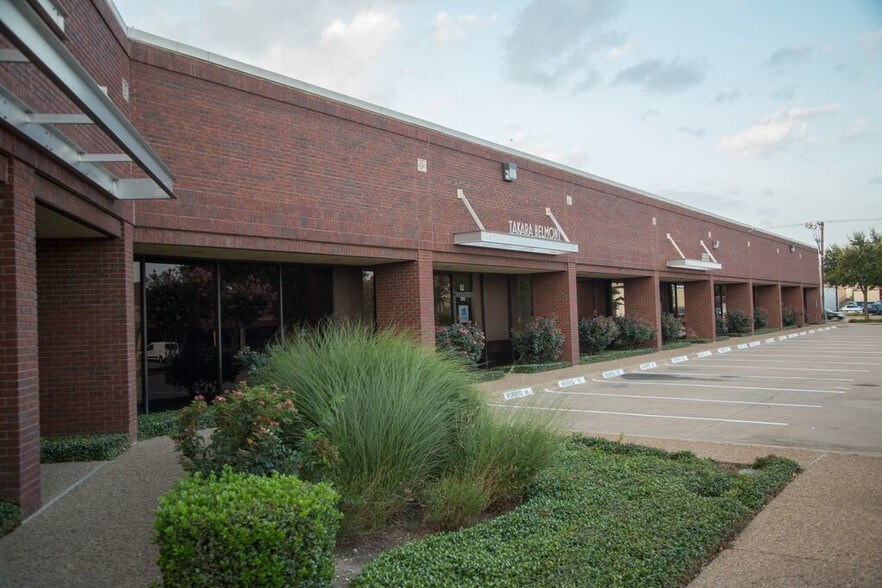More Photos Of 2015 Midway Rd, Carrollton Research And Development For Lease