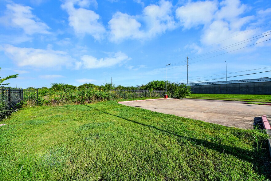 More Photos Of 13629 Alief Clodine Rd, Houston Land For Sale