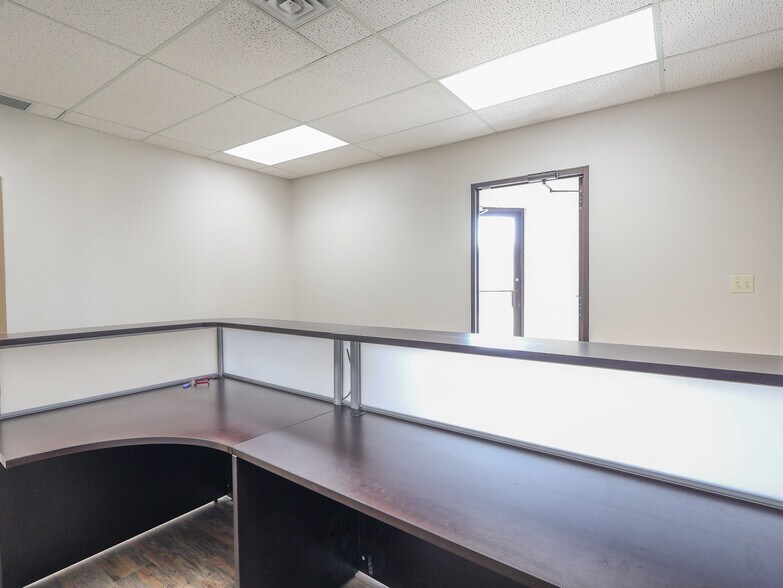 More Photos Of 5003 47 st, Stettler Office For Lease