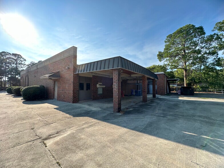 More Photos Of 201 N Troup St, Valdosta Office For Sale