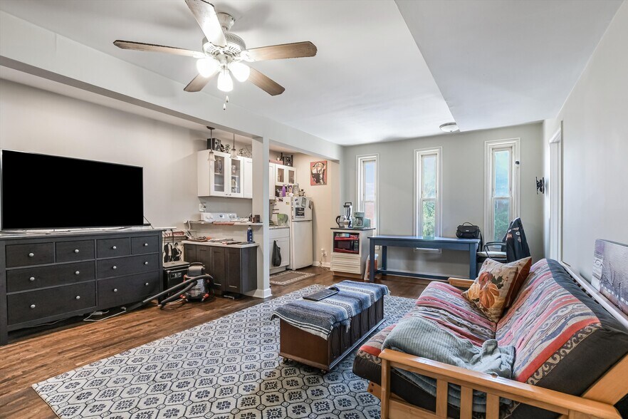 More Photos Of 5481 N Northwest Hwy, Chicago Storefront Retail Residential For Sale