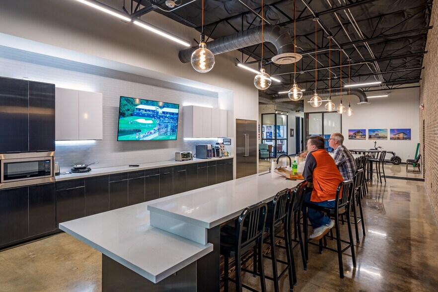 More Photos Of 201 W Kaufman St, Richardson Office For Sale