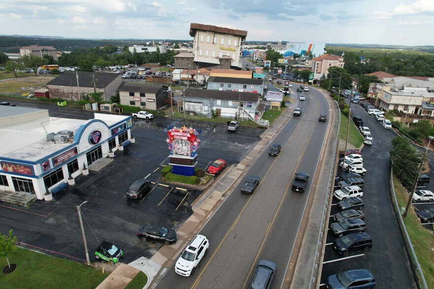 More Photos Of 2905 W 76 Country Blvd, Branson Theater Concert Hall For Sale