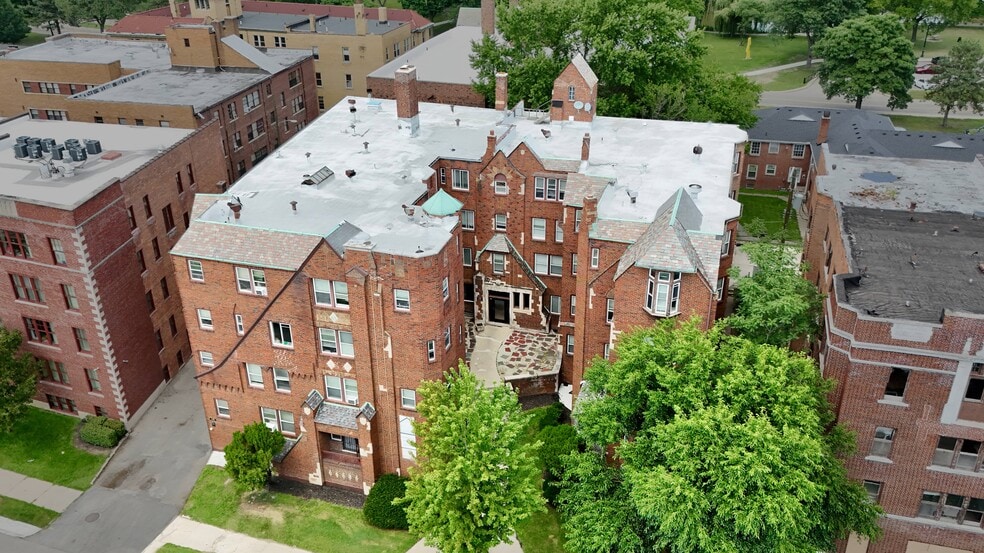 More Photos Of 730 Whitmore Rd, Highland Park Apartments For Sale