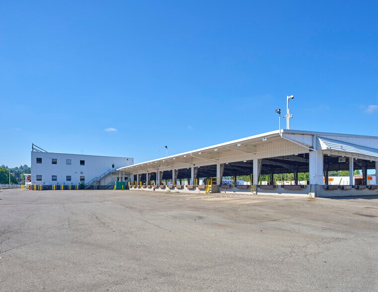 More Photos Of 12855 48th Ave S, Tukwila Truck Terminal For Lease