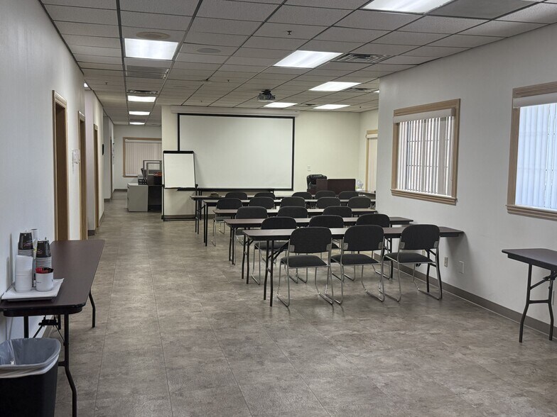 More Photos Of 195 E Reno Ave, Las Vegas Light Distribution For Lease