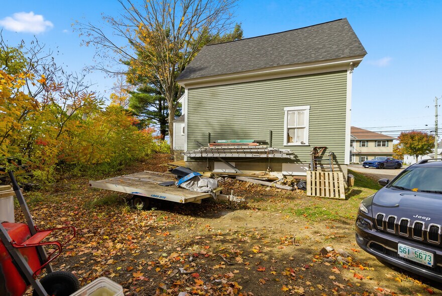 More Photos Of 158 Court St, Laconia Apartments For Sale