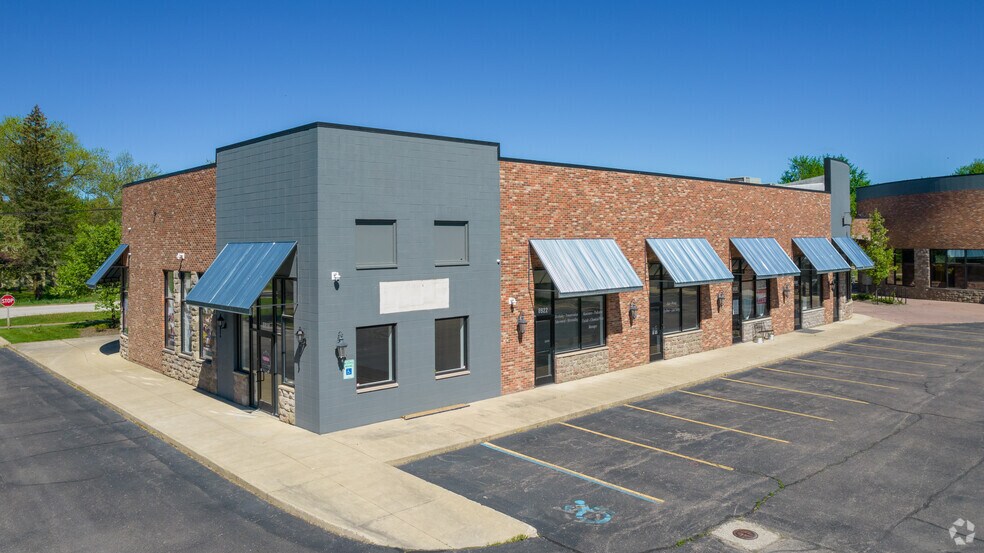 More Photos Of 51305-51311 7 Mile Rd, Northville Freestanding For Lease
