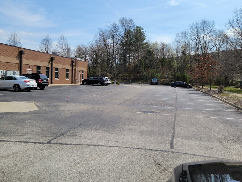 More Photos Of 7600 IN-60, Sellersburg Storefront Retail Office For Lease