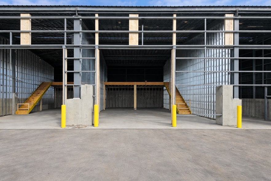 More Photos Of 14 Griffin Industrial Pt, Cochrane Warehouse For Lease