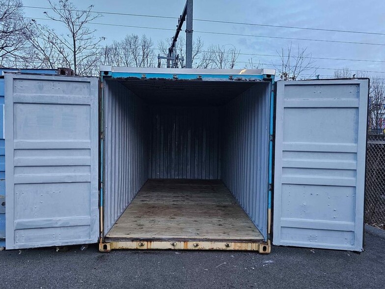 More Photos Of 100 Business St, Hyde Park Unknown For Lease