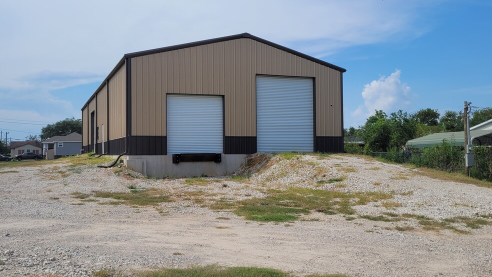 Primary Photo Of 942 Paulette Ln, San Leon Industrial For Sale