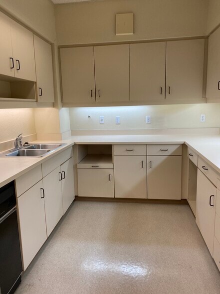 More Photos Of 1481 Live Oak Blvd, Yuba City Medical For Lease