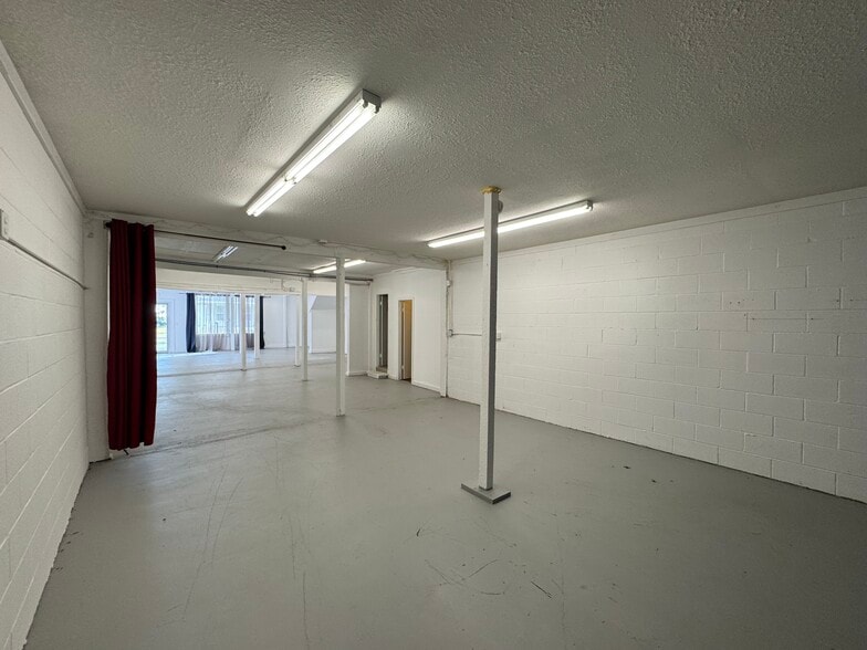 More Photos Of 412 S E St, Pensacola Storefront Retail Residential For Lease