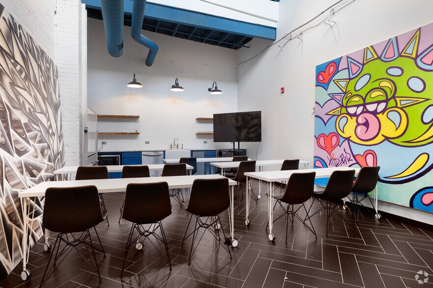 More Photos Of 2311-2315 Locust St, Saint Louis Office For Lease