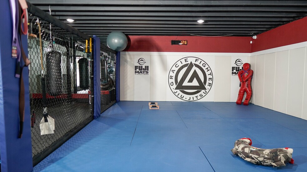 More Photos Of 3508 S Manhattan Ave, Tampa Health Club For Sale