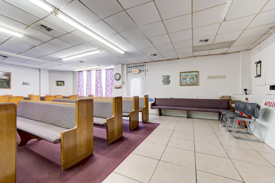 More Photos Of 1923 N Lottie Ave, Oklahoma City Storefront For Sale