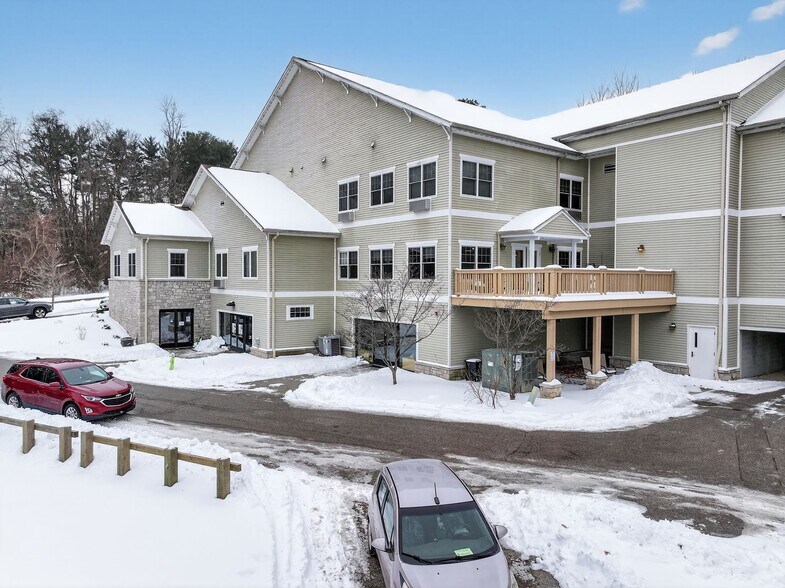 More Photos Of 751 E Tamarack Trl, Bloomington Healthcare For Sale