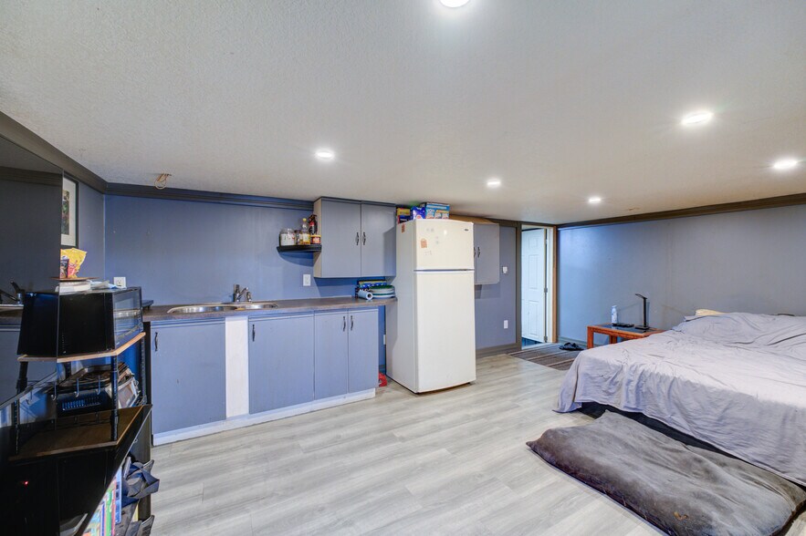 More Photos Of 76 Capron St, Paris Storefront Retail Residential For Sale