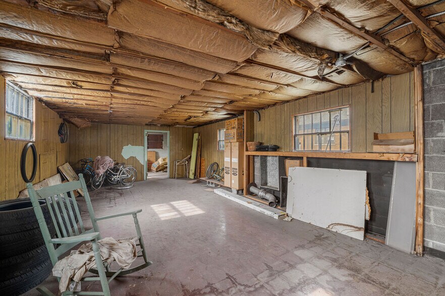 More Photos Of 1041 Niagara Ave, Niagara Falls Contractor Storage Yard For Sale