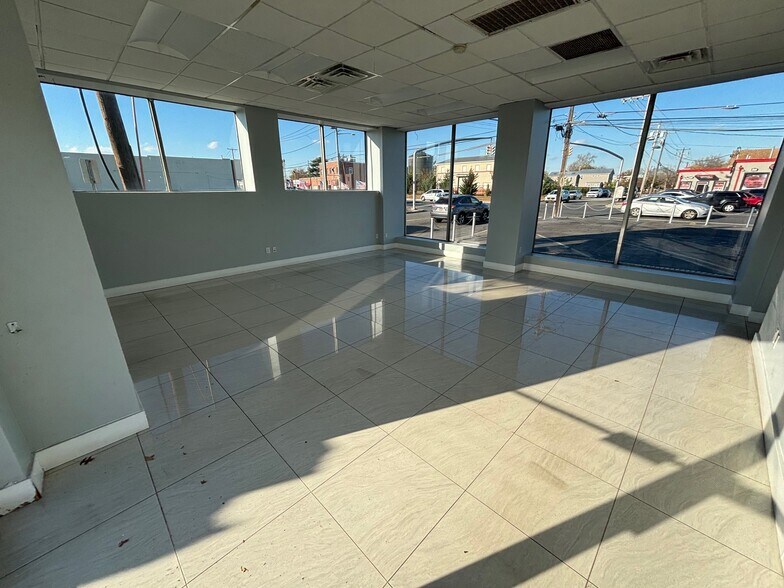 More Photos Of 444 W Merrick Rd, Valley Stream Auto Dealership For Lease