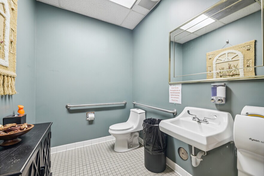 More Photos Of 2497 Vauxhall Rd, Union Township Manufacturing For Sale