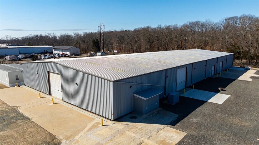 More Photos Of 29 Synan Rd, Fredericksburg Warehouse For Lease